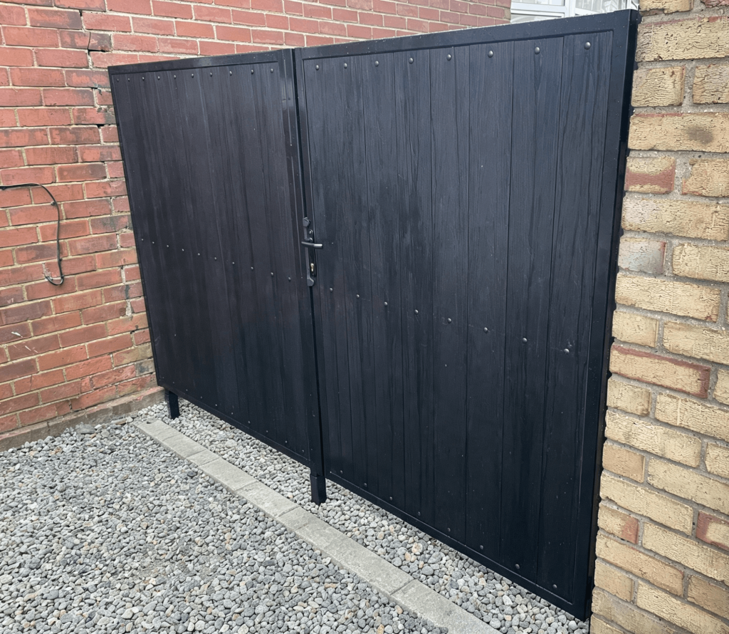 Steel composite gate